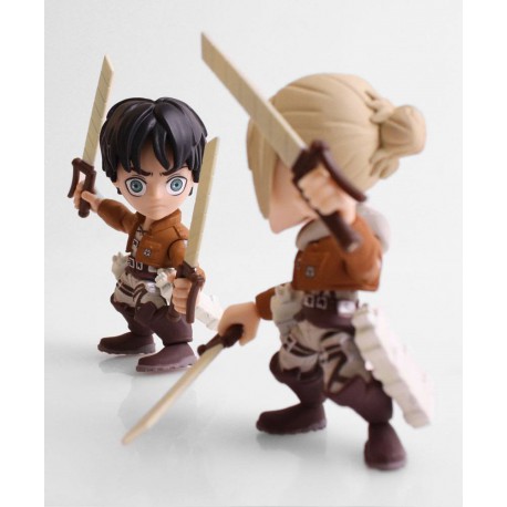 Pack de figuras de Eren y Annie de Attack on Titan de 8 cm