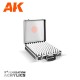 Mallette de peinture AK-Interactive avec 100 couleurs acryliques