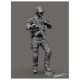 Figura de soldado ucraniano con equipo táctico