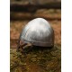 Casco normando de acero con bisel y correa de cuero