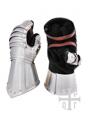 Gantelets d'acier médiévaux style Maximilien