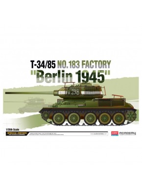 Maquette de char T-34/85 Berlin 1945 à l'échelle 1/35