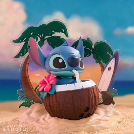 Figurine de collection Disney Stitch dans un coco