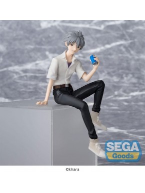 Statue de Kaworu Nagisa d'Evangelion avec une canette