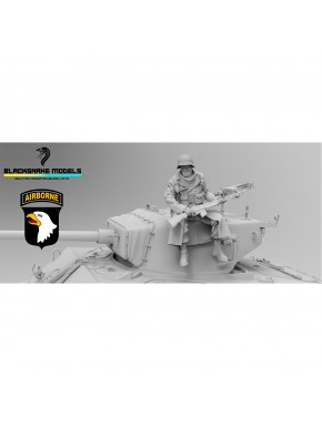 Figura de soldado US 101st Airborne em tanque 1/35