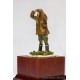 Figura de resina piloto britânico 1/32 verificando óculos