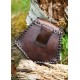 Bolso de cuero celta medieval con cruz picta
