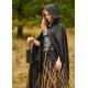 Vestido medieval negro con cordones en la espalda