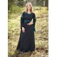 Vestido medieval azul oscuro con mangas trompeta y cinturón
