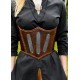Corset en cuir sous-poitrine marron avec détails métalliques
