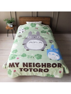 Couette Mon voisin Totoro avec design de feuilles vertes