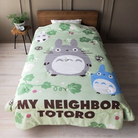 Couette Mon voisin Totoro avec design de feuilles vertes