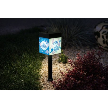 Lampe solaire de jardin Lilo & Stitch allumée