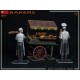 Set de miniaturas de panaderos y carrito en escala 1:35