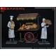 Set de miniaturas de panaderos y carrito en escala 1:35