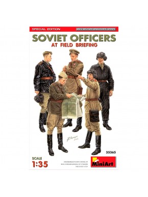 Kit de maqueta Soviet Officers At Field Briefing a escala 1/35