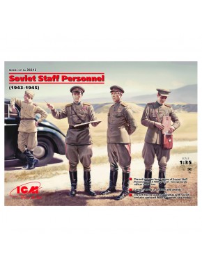 Quatre figurines de personnel soviétique de la Seconde Guerre mondiale