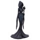 Figurine Femme Fatales Seer en résine noire mat avec bâton magique