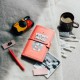 Caderno de viagem Disney Mickey Classic com capa vermelha