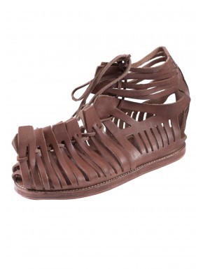 Sandales romaines en cuir marron avec clous