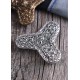 Broche vikingo de trefoil en bronce y plateado con diseño intrincado