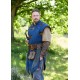 Gambesón medieval azul y marrón con aspecto usado