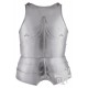 Cuirasse gothique en acier avec détails en filigrane et sangles en cuir