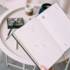 Carnet de gratitude astral avec design doré