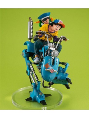 Diorama Dragonball Z avec Goku et Gohan sur robot bleu