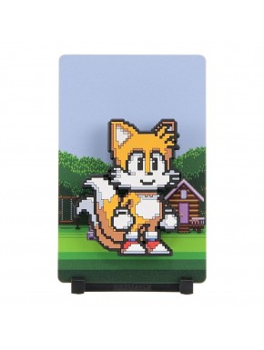 Figure magnétique Tails 11 cm sur fond pixelisé