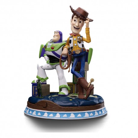 Estátua de Buzz e Woody de Toy Story em polirresina