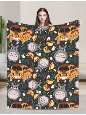 Couverture avec design de Gatobus et Totoro de Studio Ghibli