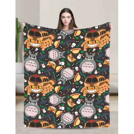 Couverture avec design de Gatobus et Totoro de Studio Ghibli