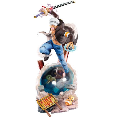 Figure de Trafalgar Law de One Piece avec épée et sphère d'aura