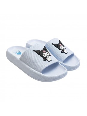 Chinelos Hello Kitty azul claro com design de personagem