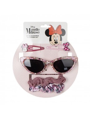 Coffret beauté avec lunettes de soleil élégantes