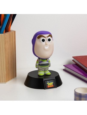 Luminária Buzz Lightyear Toy Story iluminada em mesa