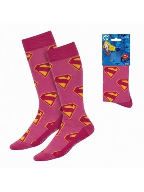 Meias rosas Superman e Supergirl com logo amarelo e vermelho