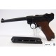 Réplica de pistola Luger P08 com pegas de madeira