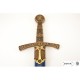 Espada medieval francesa do século XIV com bainha azul e detalhes dourados