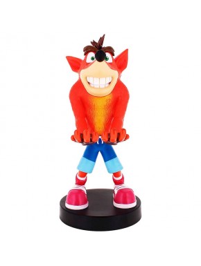 Cable Guy Crash Bandicoot sosteniendo mando y smartphone