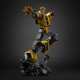 Estatua Bumblebee Transformers de 30 cm en pose dinámica