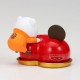 Figura de Bepo Paldolce de One Piece sobre bolo vermelho