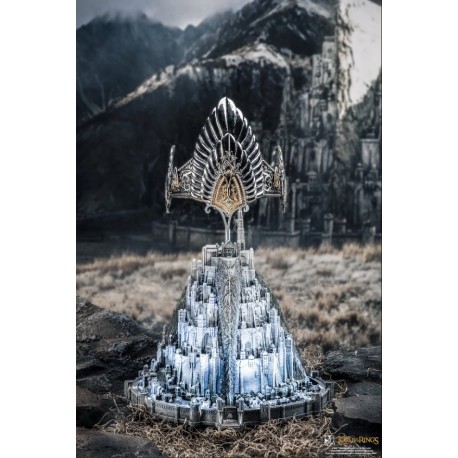 Réplique à l'échelle 1:1 de la Couronne de Gondor sur un modèle