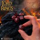 Conjunto de 7 dados pretos com gravações vermelhas de Mordor