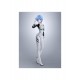 Figura de acción Rei Ayanami en traje blanco y negro con accesorios.