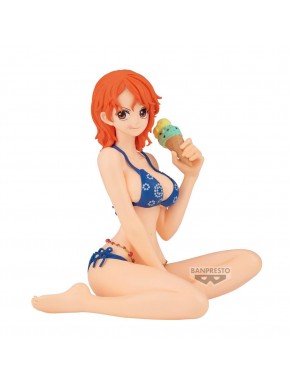 Figura de Nami en bikini azul con helado de Banpresto