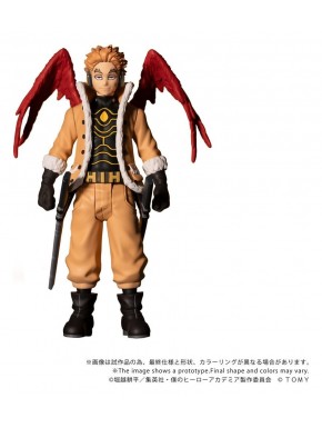 Figura de Hawks de My Hero Academia con alas rojas