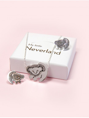 Set in sterling silver The Lion King