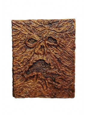 Réplica em escala 1:1 do Necronomicon de Evil Dead 2